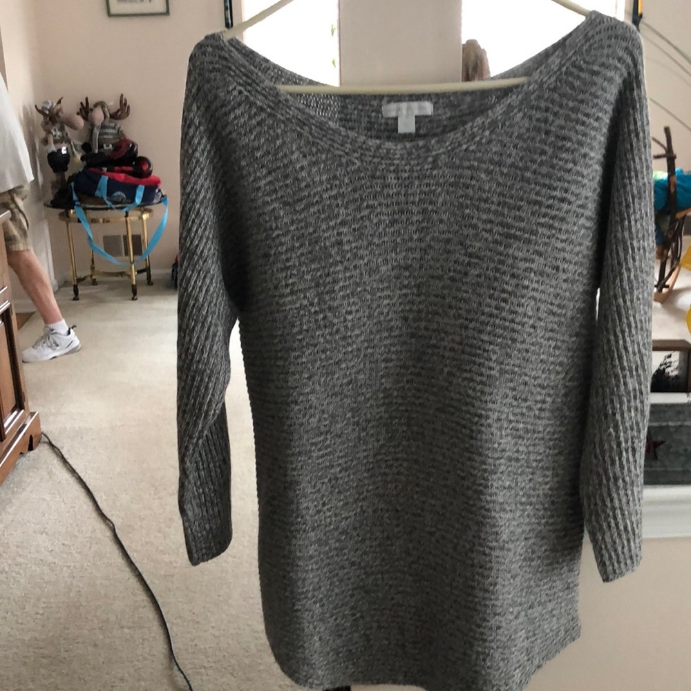 Gray sweater 3/4 sleeve